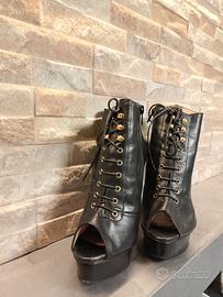 scarpa con tacco a spillo