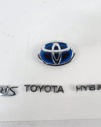 Scritta+Logo baule posteriore Toyota Yaris Hybrid