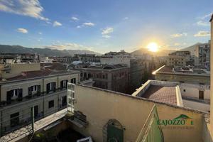 Politeama-Garzilli: attico 311 mq oltre 120 terraz