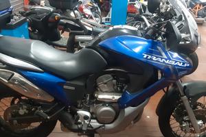 Honda Transalp XL 700 ABS