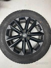 Cerchi in lega nissan con gomme 215/60 R17