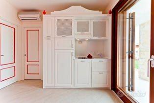 Cucina monoblocco in stile mediterraneo (BLU)