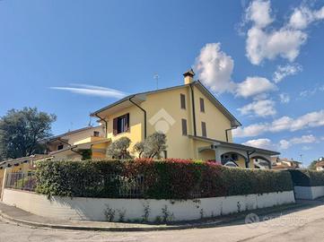 VILLA SINGOLA A POGGIO A CAIANO