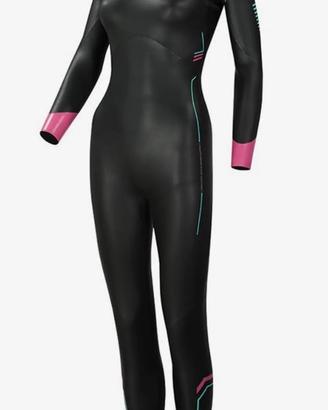 Muta donna da triathlon e nuoto acque libere