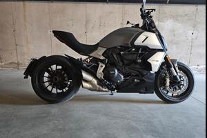 Ducati Diavel 1260 Sandstone Gray