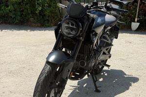 Honda cb300r