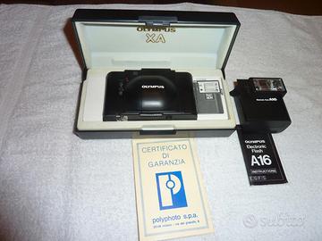 Fotocamera Olympus XA con flash A16 pari al nuovo