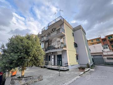 3 LOCALI A TORRE DEL GRECO