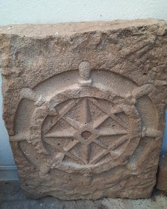 scultura in poetra