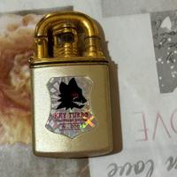 Accendino  a  forma  di  lucchetto  della Roma