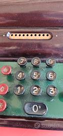 vecchio calcolatore in bachelite 