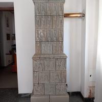 Antica stufa in maiolica