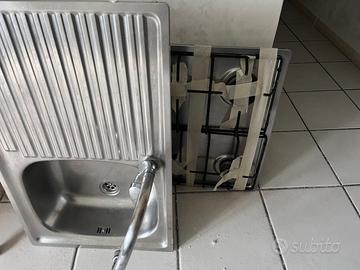 lavello cucina e piano cottura