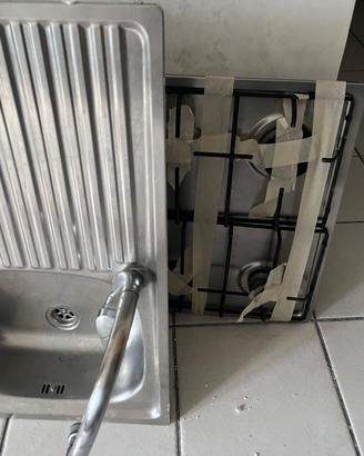 lavello cucina e piano cottura