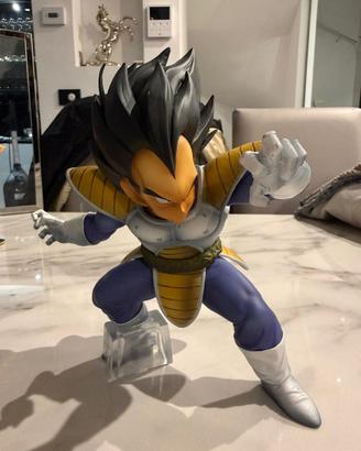 Statua Vegeta z scouter