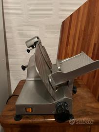 AFFETTATRICE PROFESSIONALE