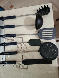 Set di utensili da cucina 6 PZ. E appendino