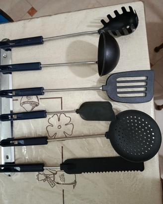 Set di utensili da cucina 6 PZ. E appendino