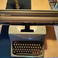 Olivetti 82 macchina da scrivere vintage