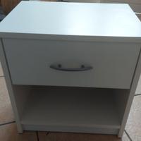 comodino moderno laccato bianco misura 38 x 28 x41