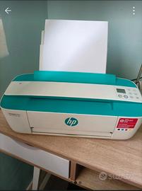 Stampante multifunzione HP compatta