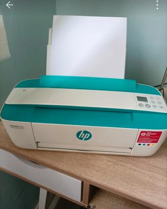 Stampante multifunzione HP compatta