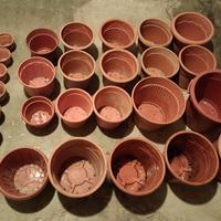 vasi da giardino usati in plastica e cotto 