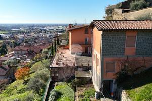CASA INDIPENDENTE A CAPRIOLO