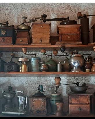 Antichi macinini da caffè – Collezione completa 