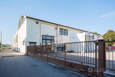 Immobile di 1130 m² a Cesena