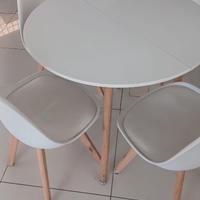 Tavoli completi di 4 sedie