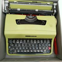 macchina da scrivere 