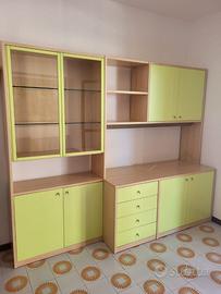 Mobile salotto con vetrina