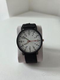 Orologio Robusto con Grande Quadrante