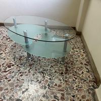 Tavolino in vetro con doppio ripiano