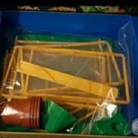 SERRA CON VASI PER PIANTE E FIORI 