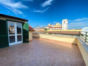 Attico con terrazzo Corso Campano