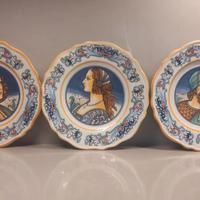 Piatti in ceramica da collezione