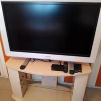 TV con decoder e carrello