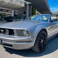 Ford Mustang Ford Mustang 4.0 V6 cabrio Benz / GPL