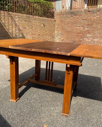 Tavolo quadrato allungabile in legno