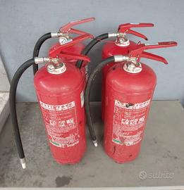 4 estintori portatili UMAN PMB-6 a polvere usati.