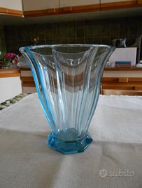 Vaso in vetro con effetto blu