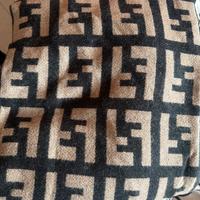 Poncho/ Sciarpa Fendi