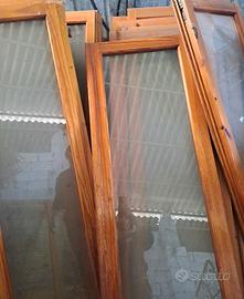 Finestre in legno e porte finestre