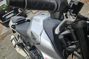 Honda Hornet 750 incidentata anno 2025 8000 km