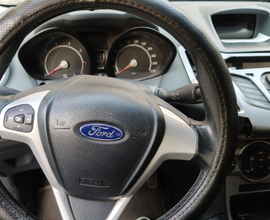Ford fiesta 1.2 benzina con impianto a gas