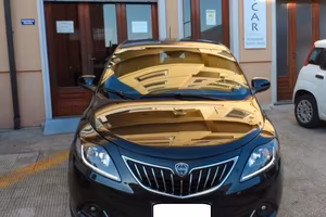 Lancia Ypsilon 1.0 FireFly 70CV Hybrid Gold