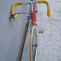 Bici Fixed Rossa