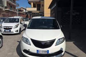 Lancia ypsilon 2021 benzina /con impianto di serie